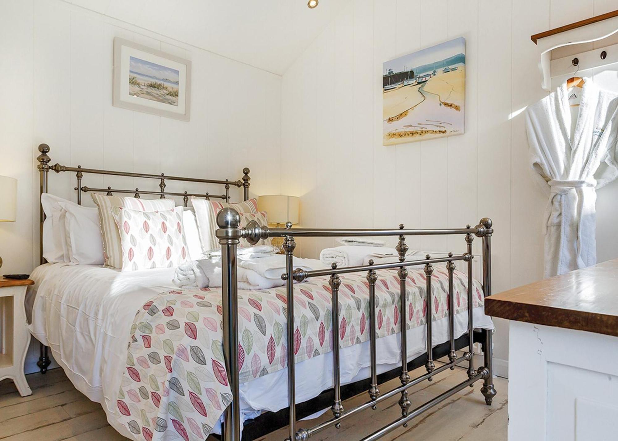 Beach Cove Coastal Retreat Ilfracombe Room photo