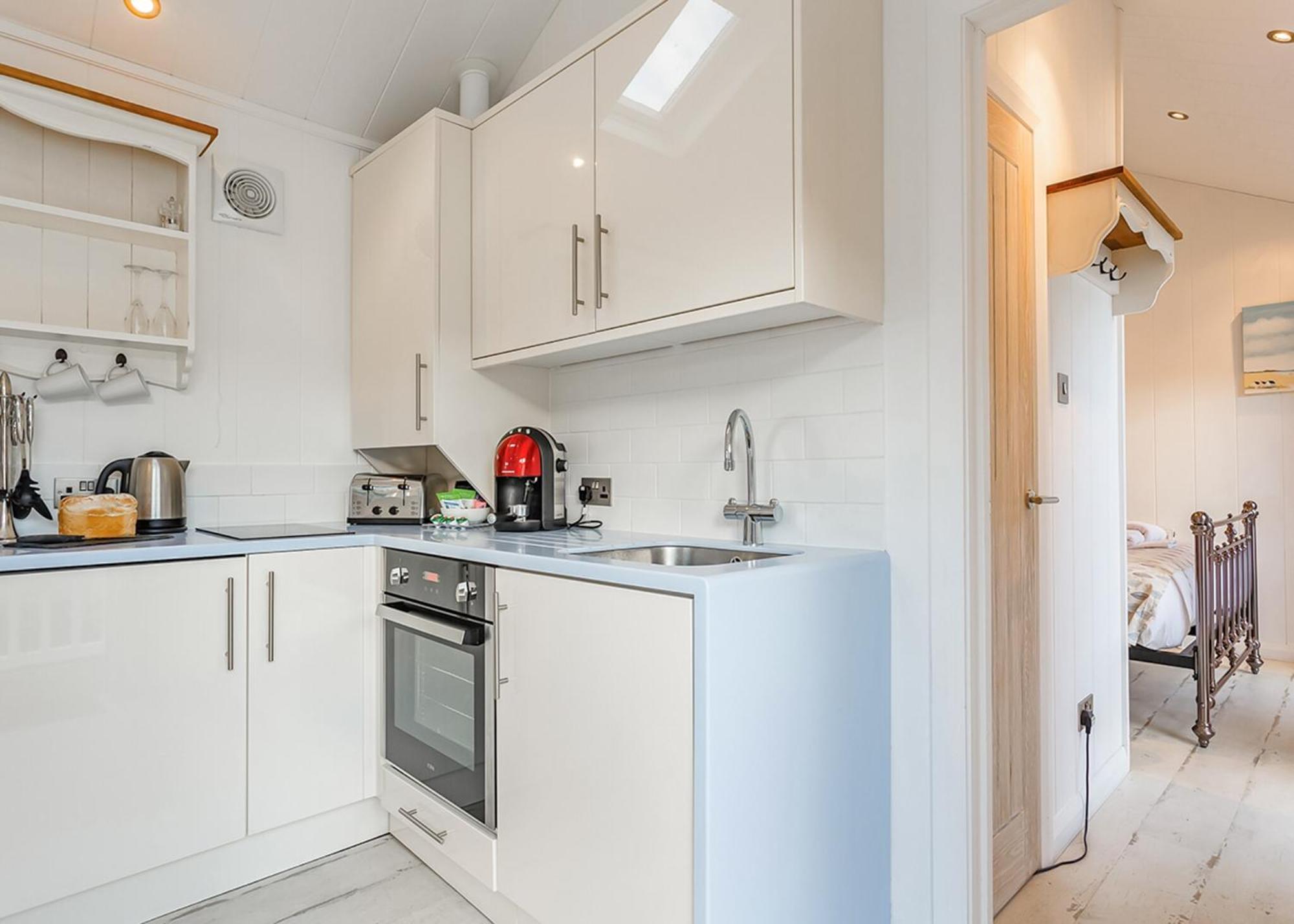 Beach Cove Coastal Retreat Ilfracombe Room photo